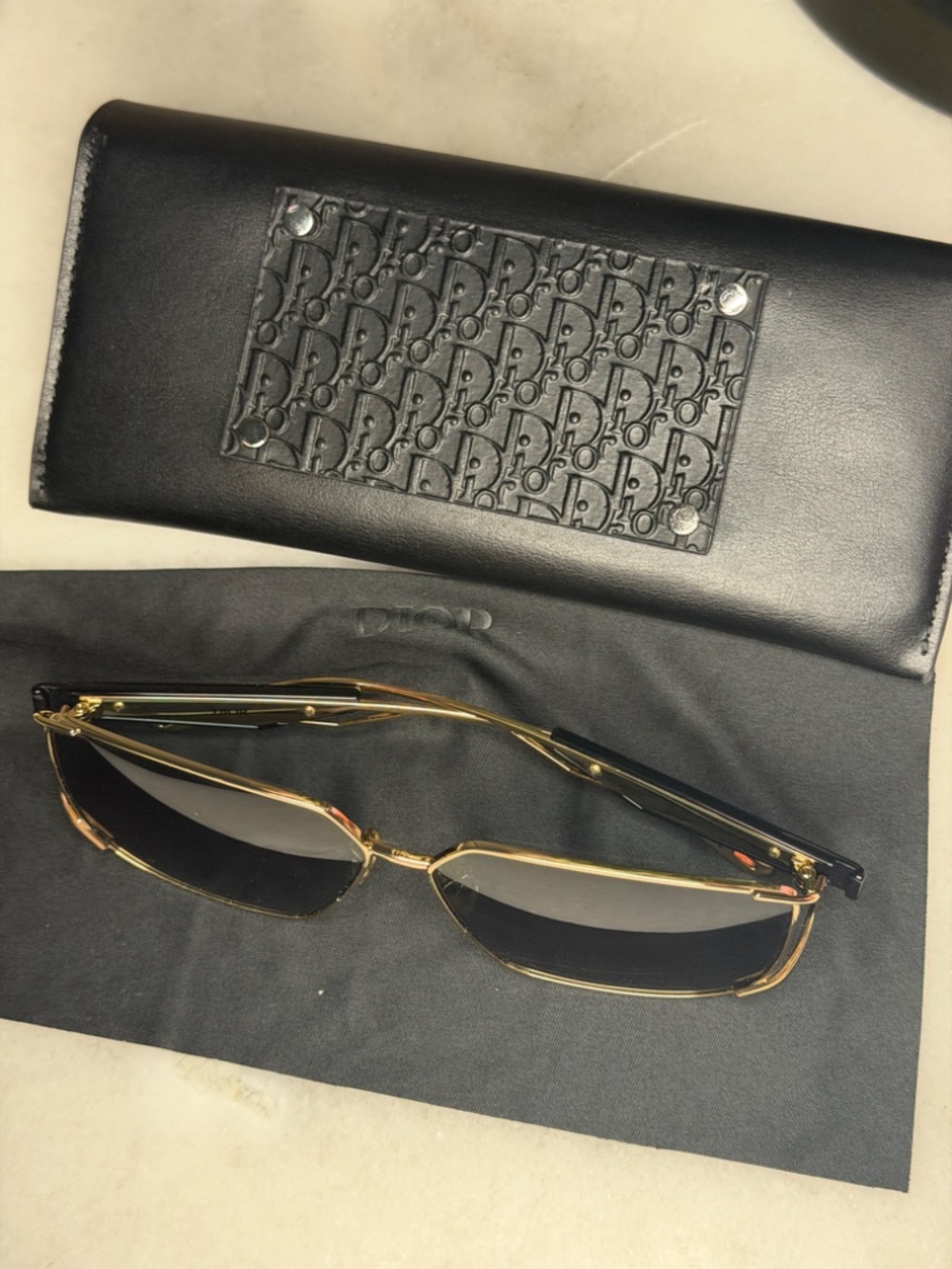 Authentic Dior Unisex Sunglasses with Leather Case - Picture 4 of 5